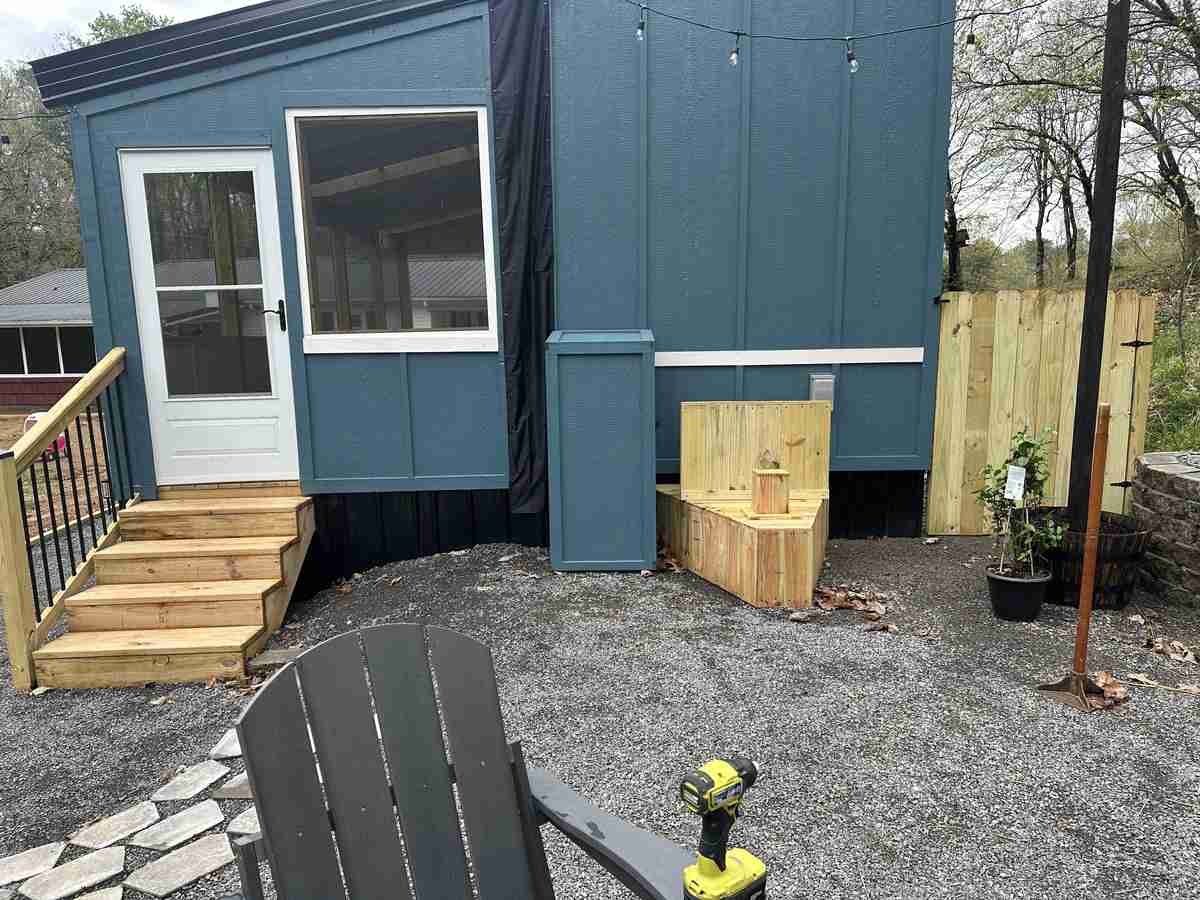 TINY HOME PATIO - Image 7