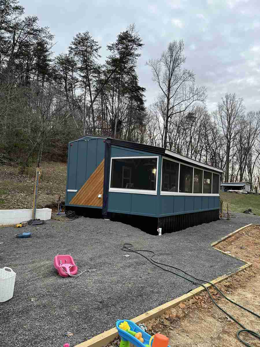 TINY HOME PATIO - Image 8