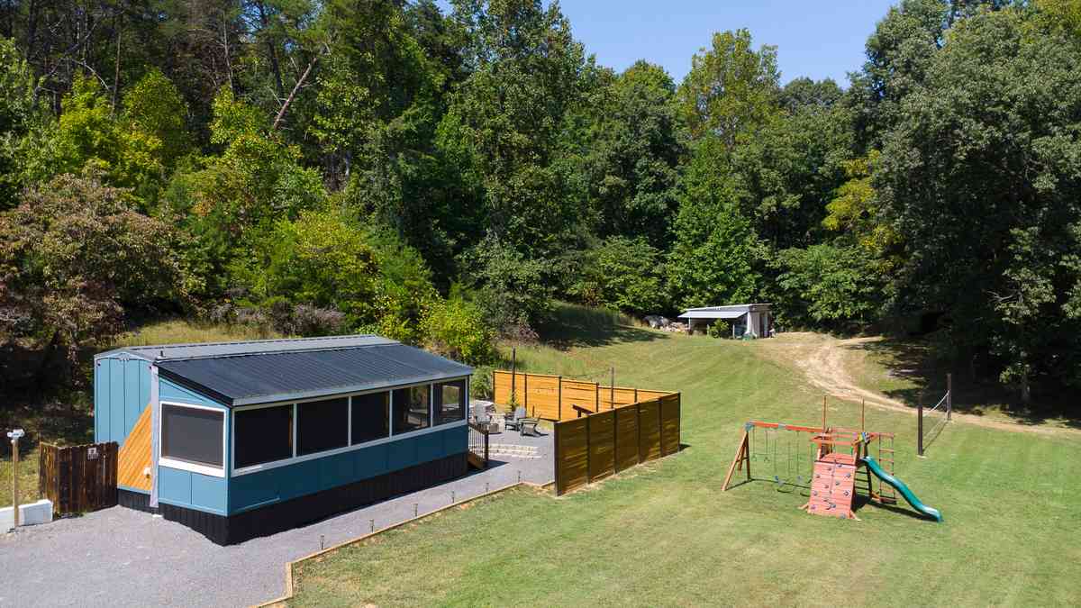 TINY HOME PATIO - Image 38