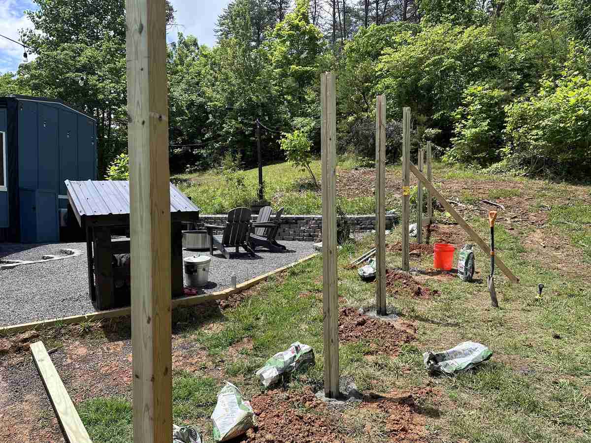 TINY HOME PRIVACY FENCE - Image 32